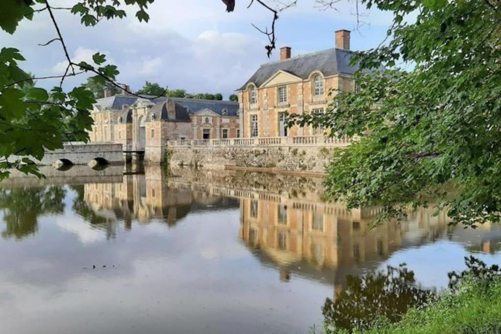 Agreable Studio Dans Le Centre Historique La Ferté-Saint-Aubin Kültér fotó